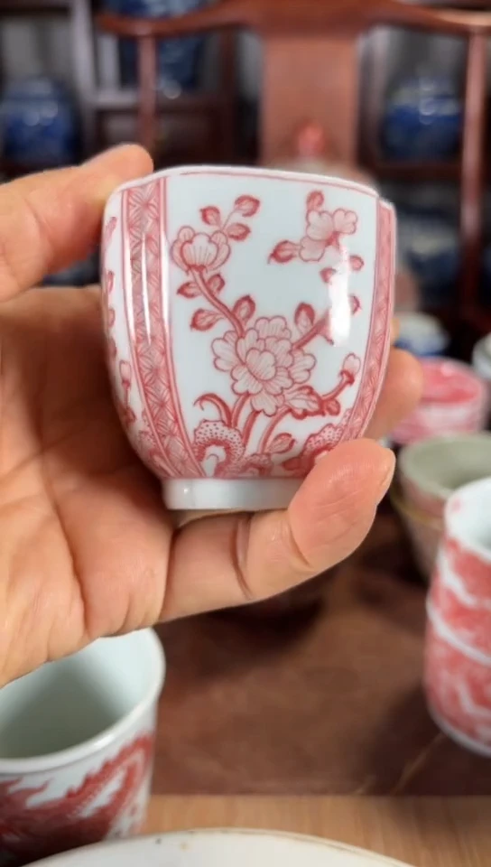 柴窑釉里红四方花卉纹杯杯