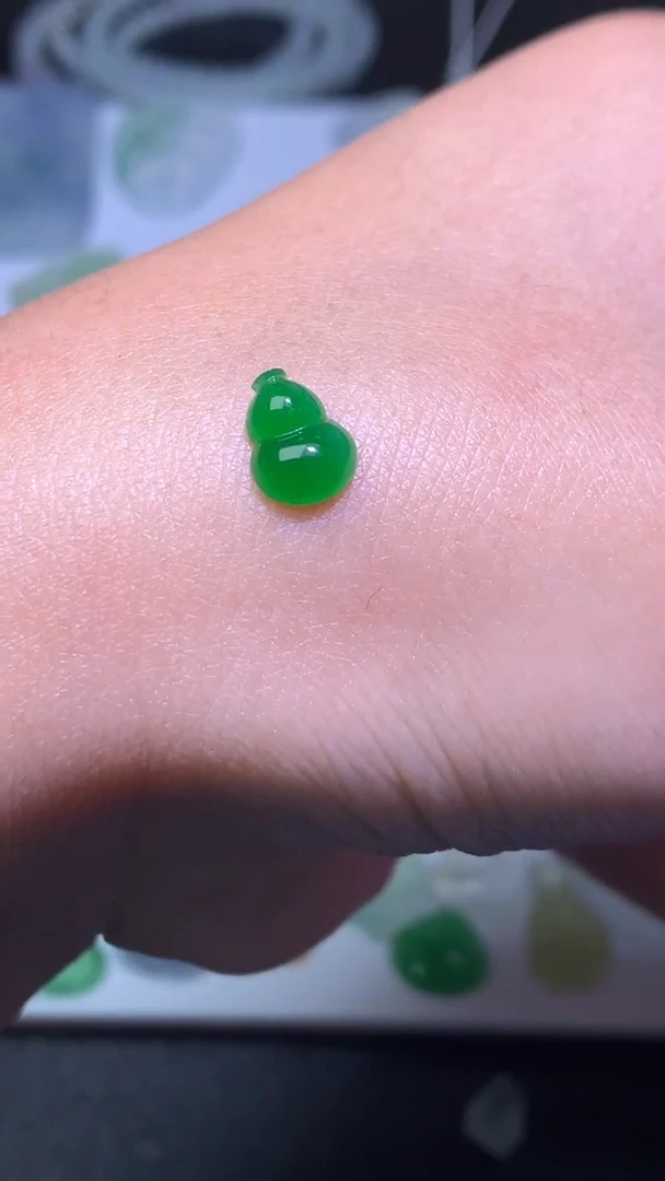 未镶嵌定制翡翠毛货