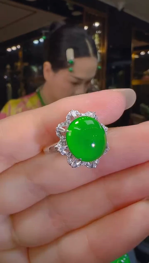 18K金镶嵌戒指翡翠208