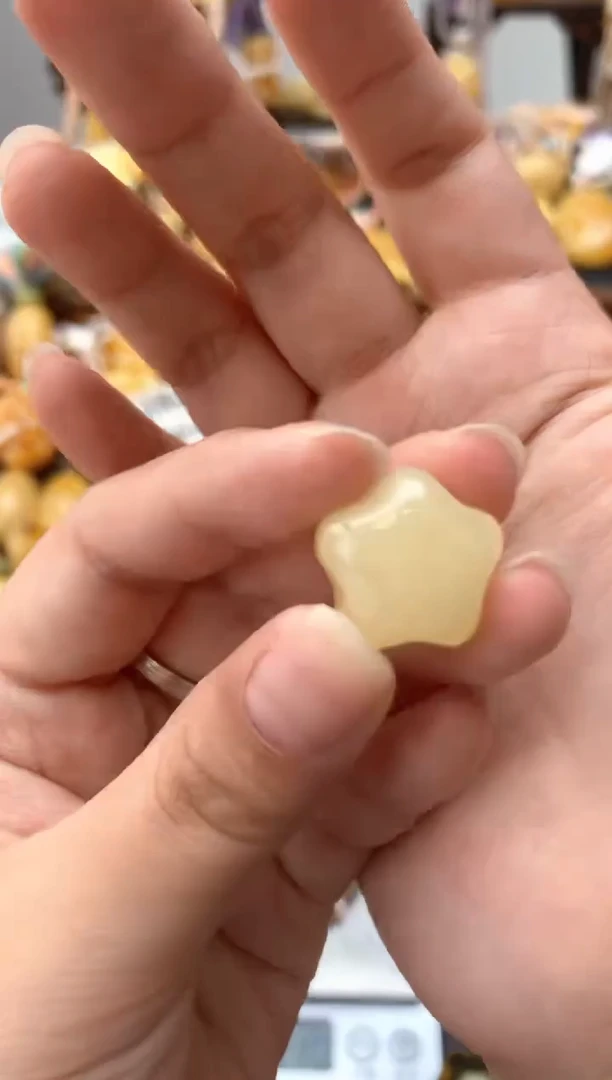 未镶嵌琥珀珠宝奇石068琥珀蜜蜡花粉有纹小坑介意勿拍