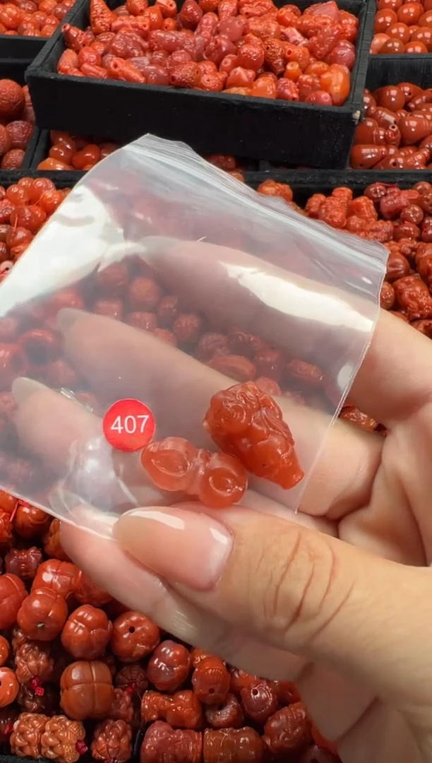 颈饰未镶嵌南红玛瑙1