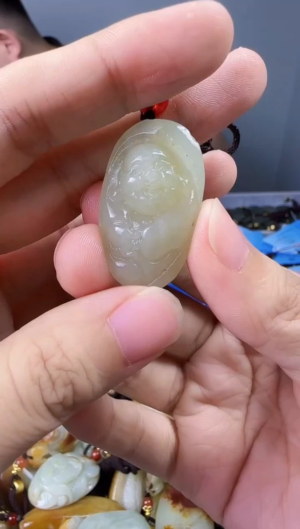 和田玉未镶嵌颈饰1