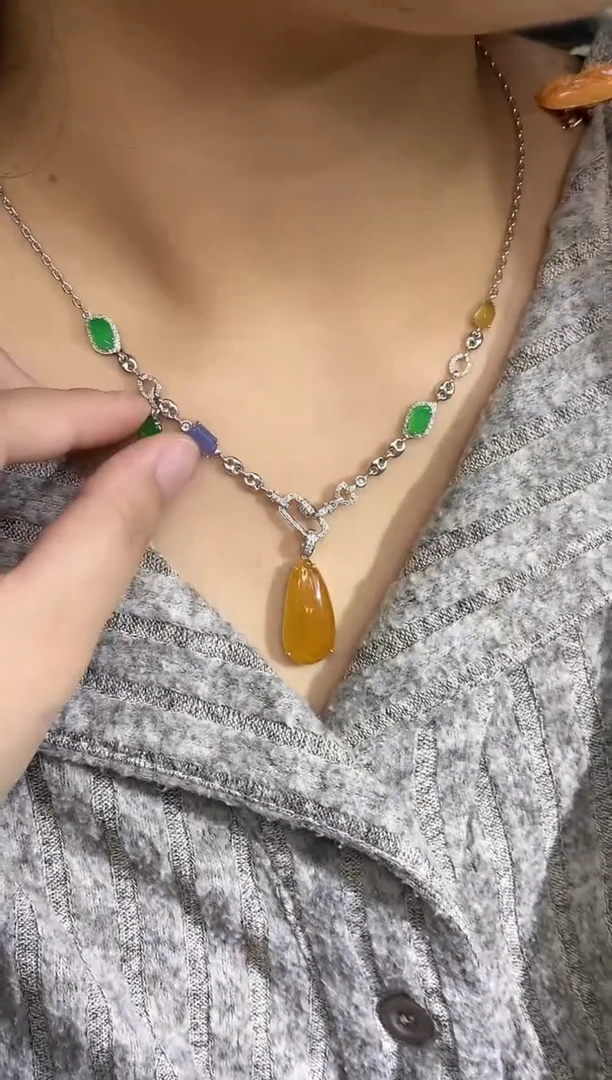 颈饰18K金镶嵌翡翠671-中国好珍宝