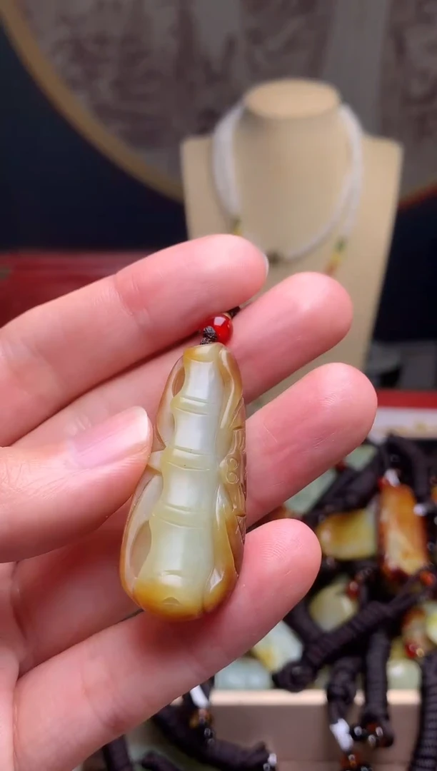 颈饰未镶嵌和田玉新疆料青海料清水和田玉吊坠