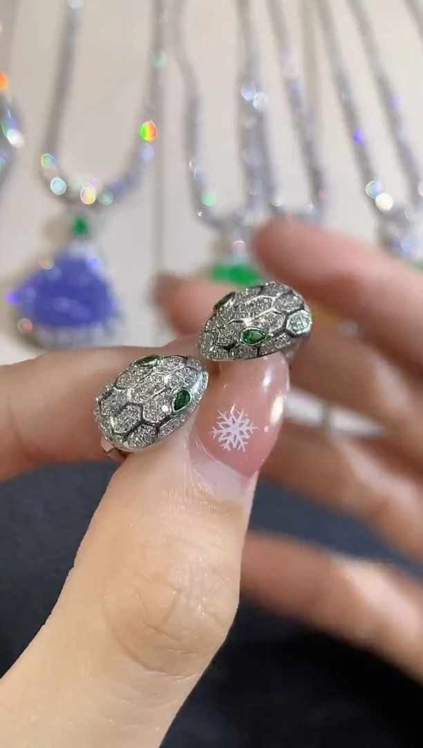 18K金镶嵌耳饰钻石 A10