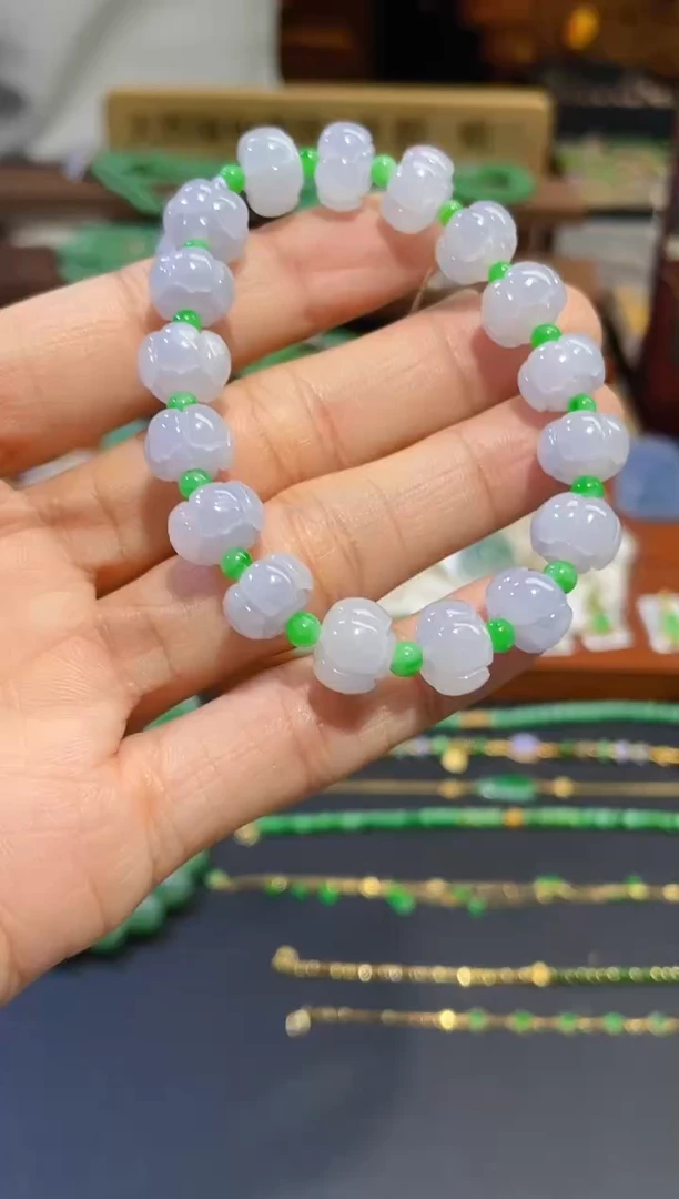 颈饰未镶嵌翡翠手串