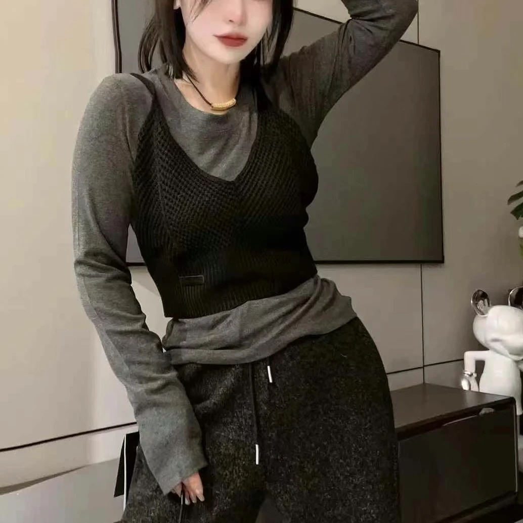 H2683韩版轻奢气质高级感法式针织马甲搭配净版打底衫两件套