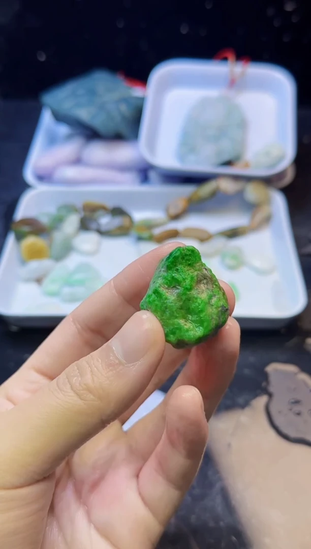 颈饰未镶嵌翡翠落**悔049