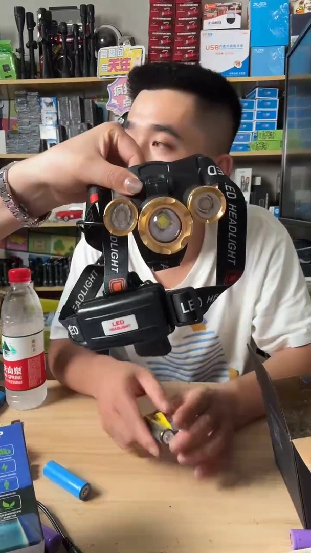 三眼头灯带电池18650.