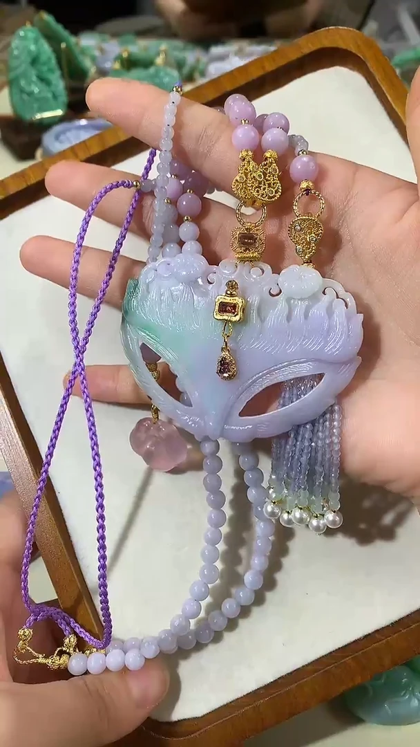 颈饰未镶嵌翡翠彦*吊坠