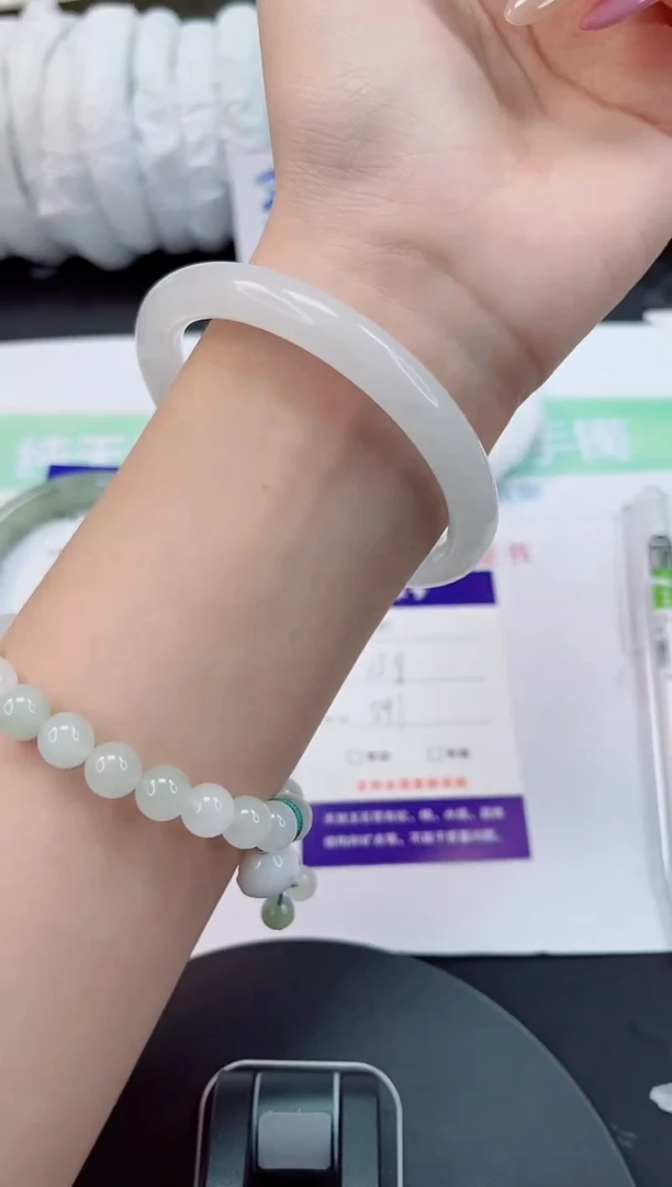 石英质玉手镯未镶嵌10-59/60