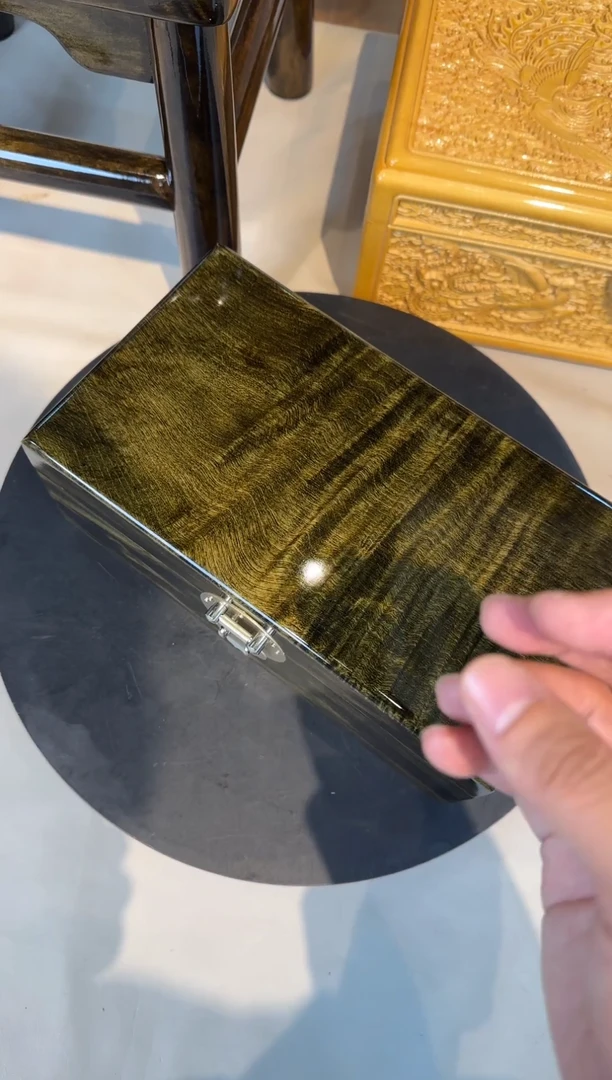 乌木类端景台楠木首饰盒