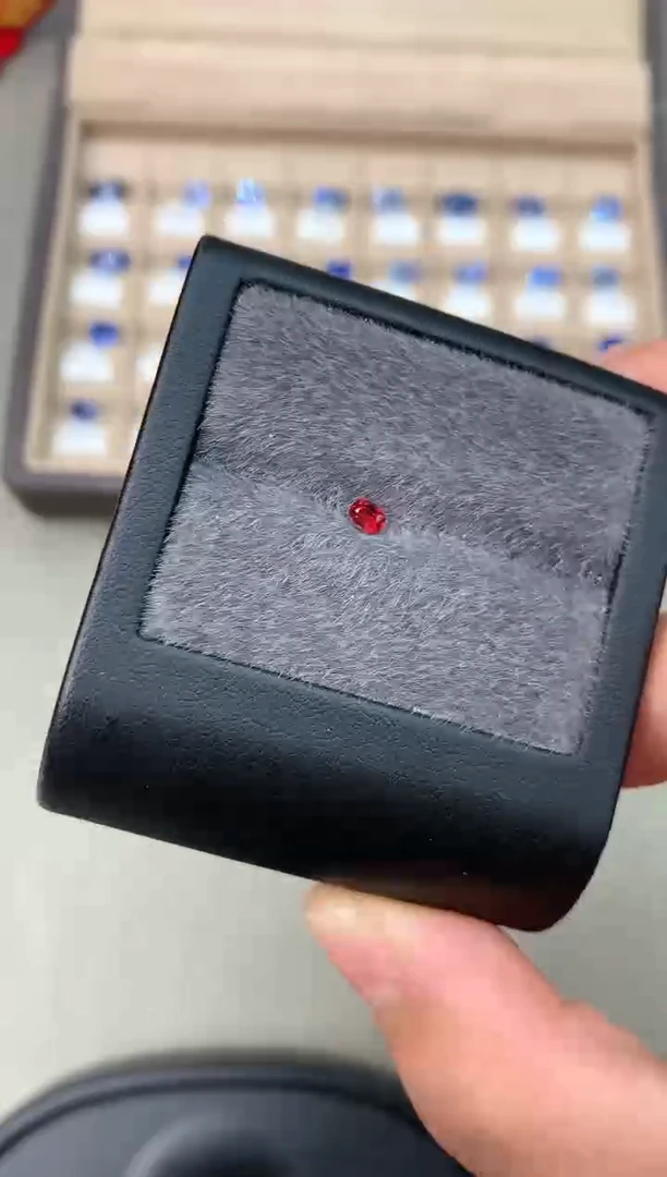 【闪购商品】定制尖晶石裸石未镶嵌0.25ct 绝地武士