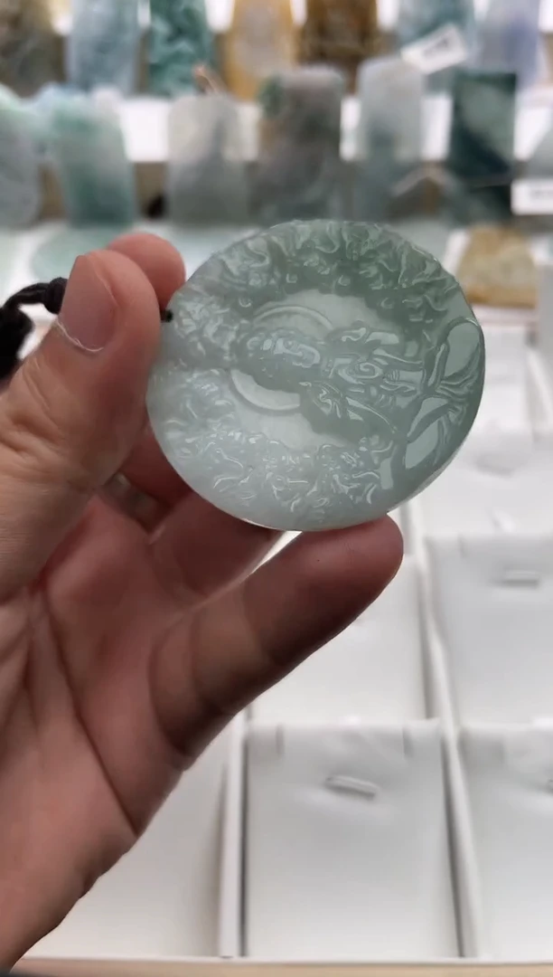 【闪购商品】翡翠颈饰未镶嵌..../1/18/ 235