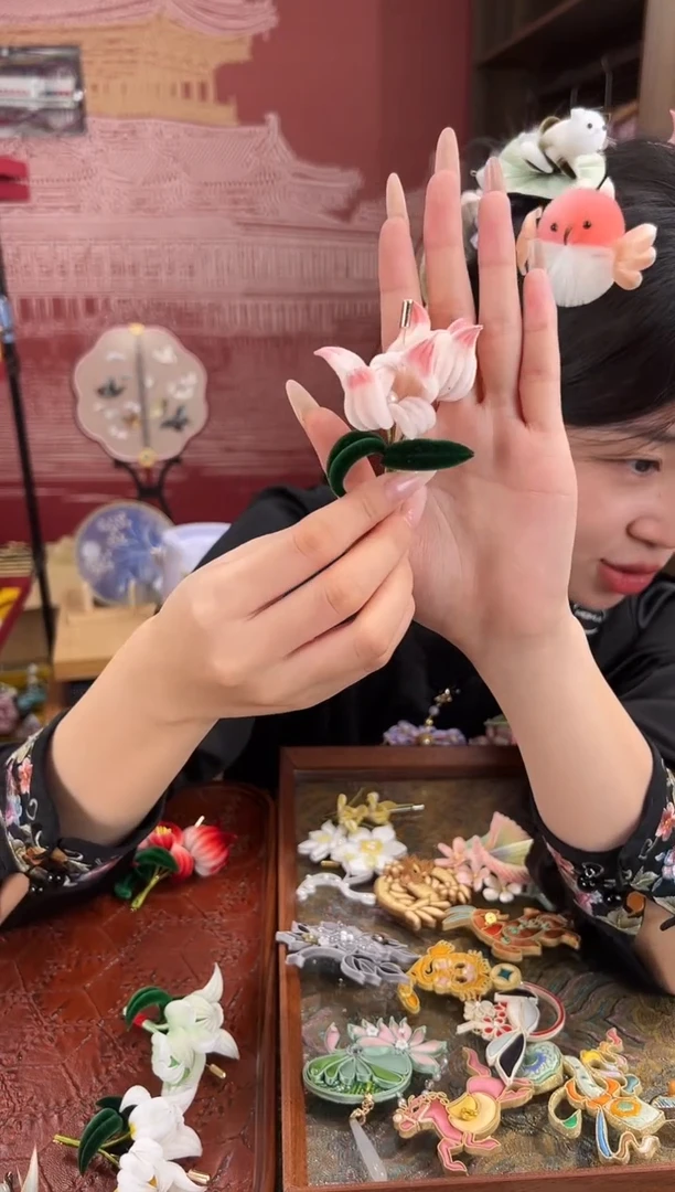 刺绣苏绣世家非遗手工（胸针）