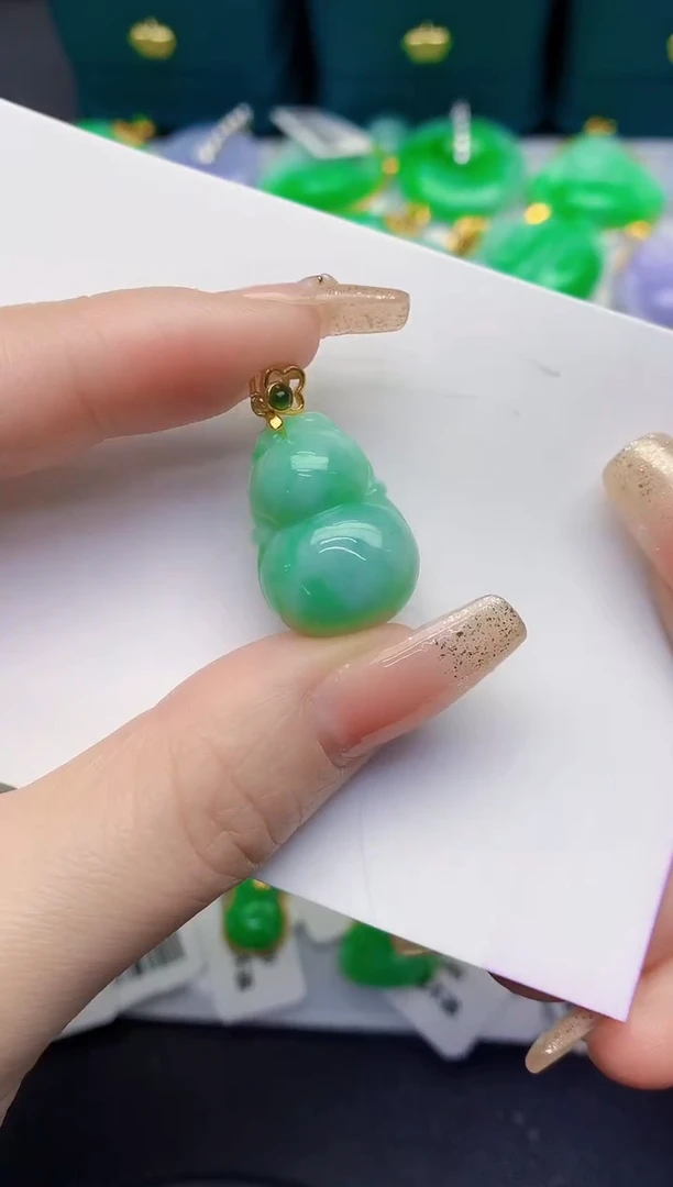 颈饰未镶嵌翡翠缅甸天然翡翠A货