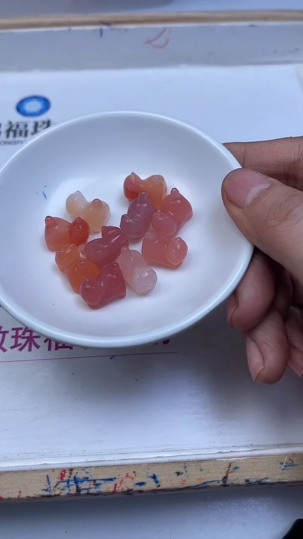 未镶嵌散珠玛瑙/玉髓M309 盐 源 趴趴猫1个15元