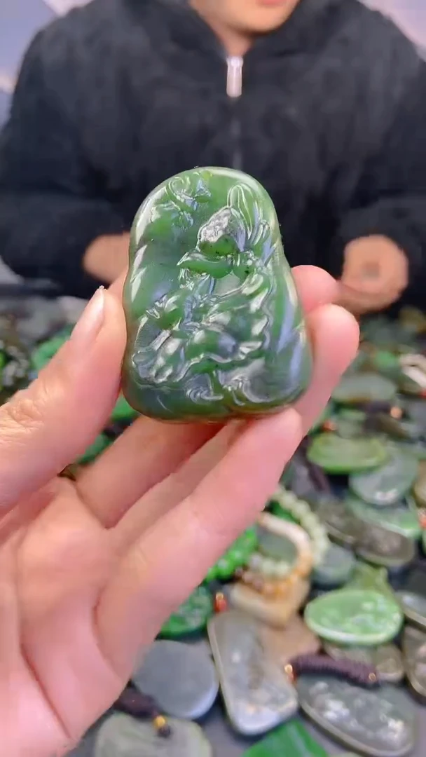 颈饰未镶嵌和田玉1