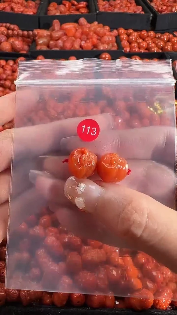 颈饰未镶嵌南红玛瑙1