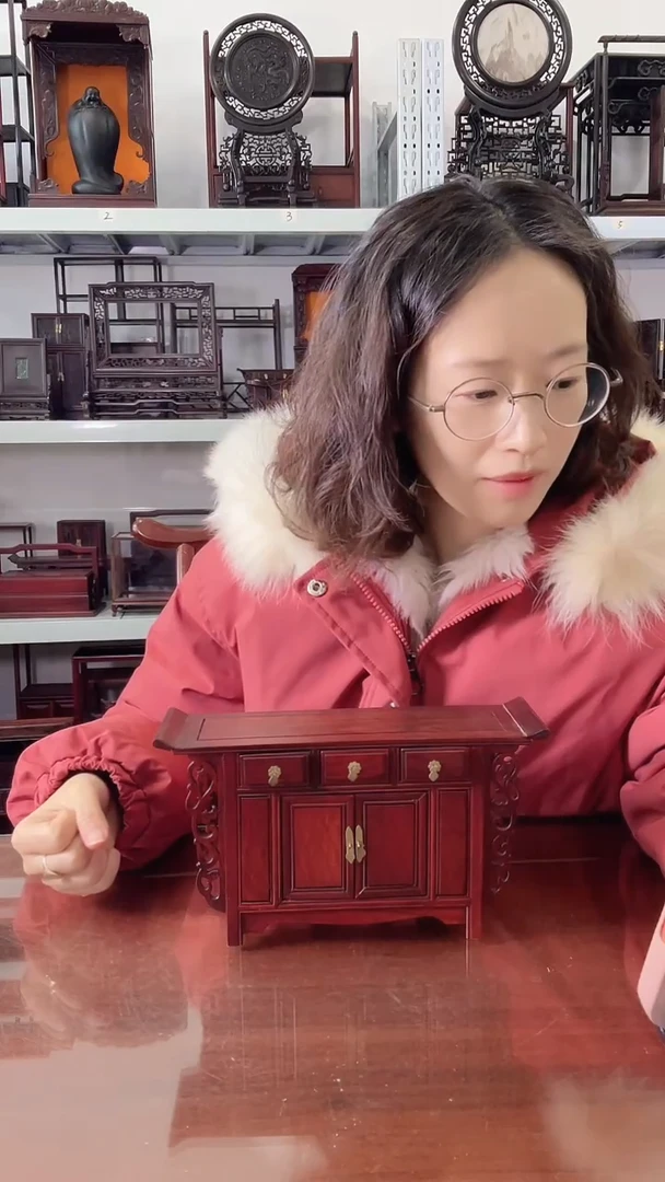 红酸枝木类巴里黄檀三连柜   100