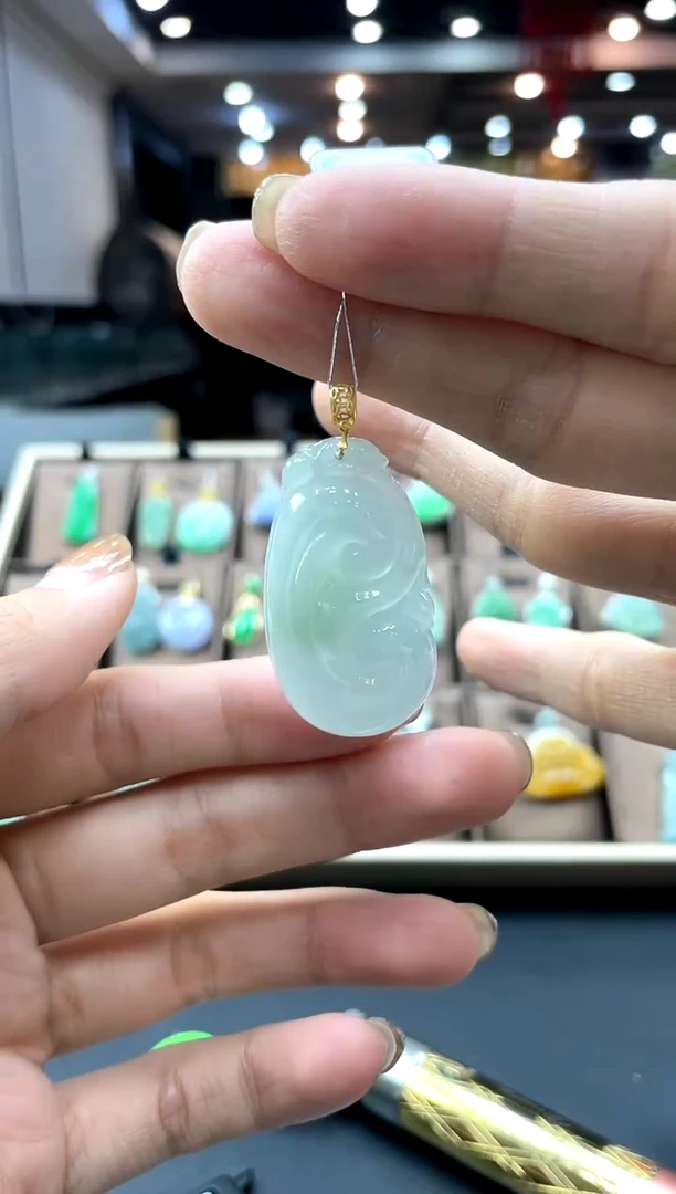 【闪购商品】翡翠颈饰18K金镶嵌如意