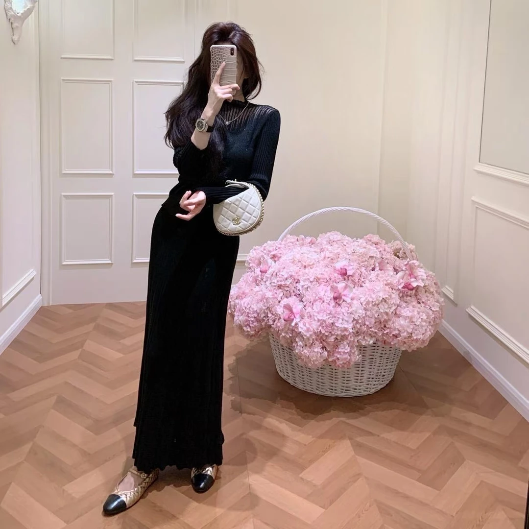 一整套搭配气质带钻长袖针织上衣女秋冬设计感黑色包臀半身裙套装