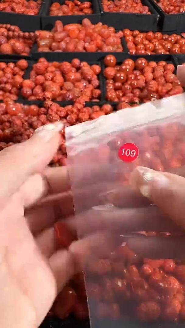 颈饰未镶嵌南红玛瑙1