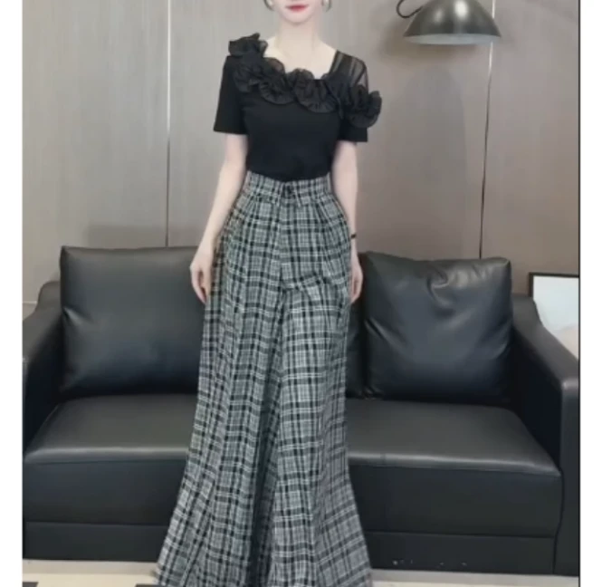 2025夏季时尚潮流百搭精品女装初IOO