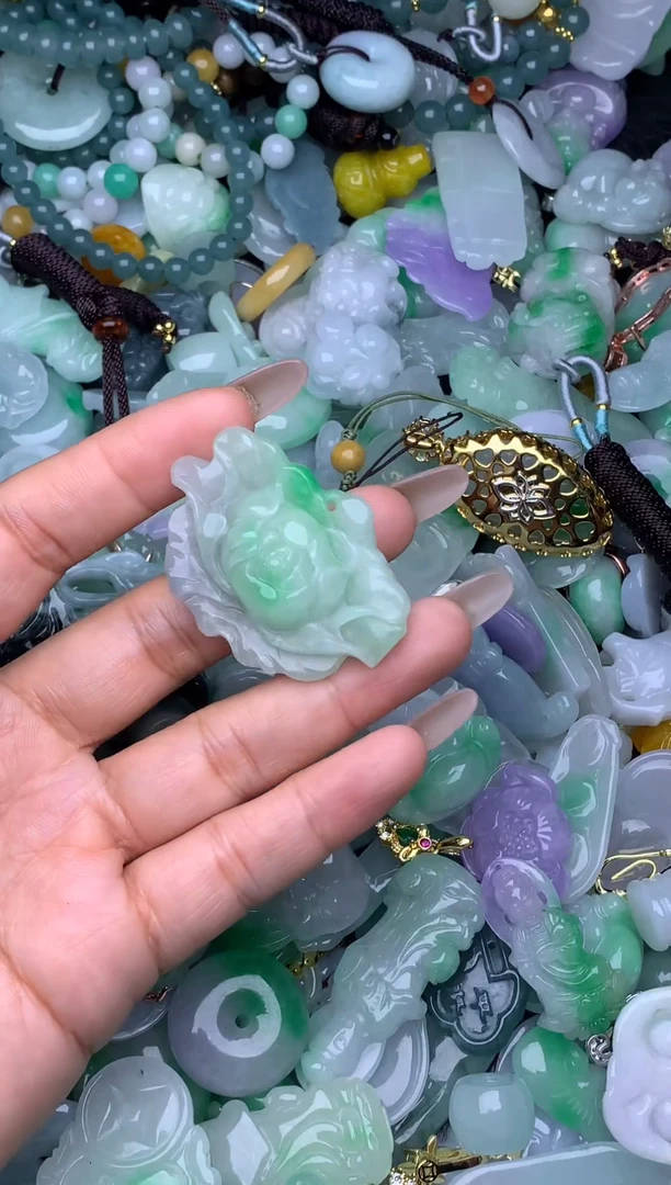 翡翠未镶嵌颈饰天然缅甸翡翠吊坠