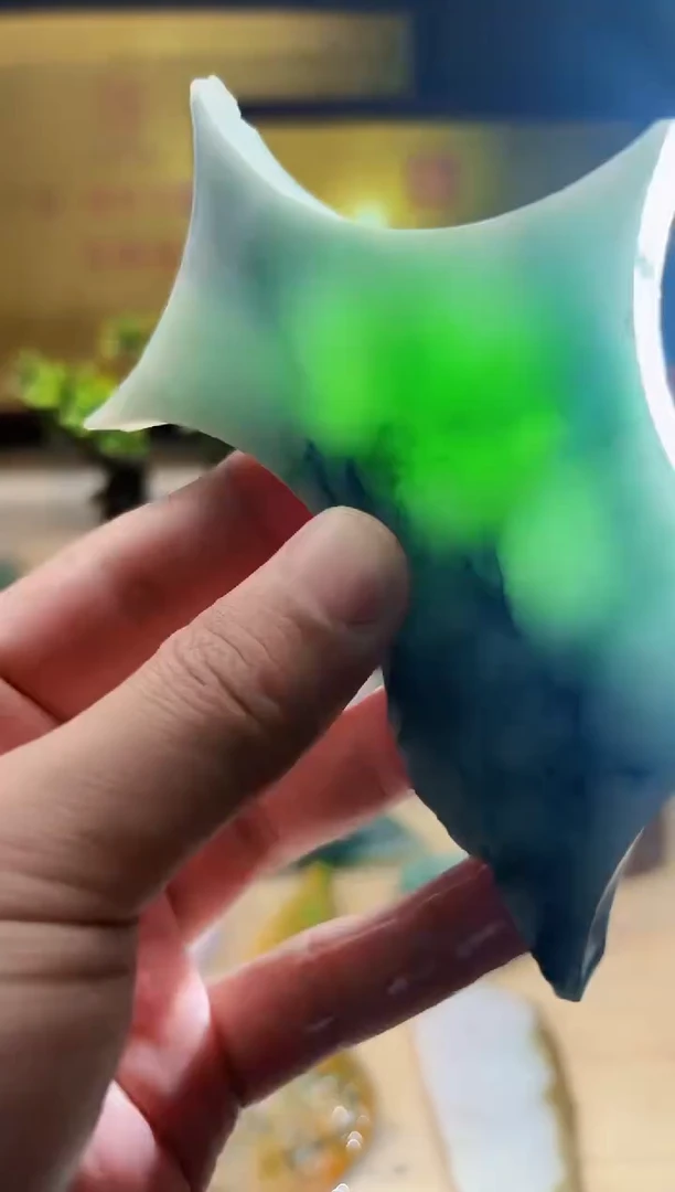 翡翠挂件未镶嵌A货张麦A068