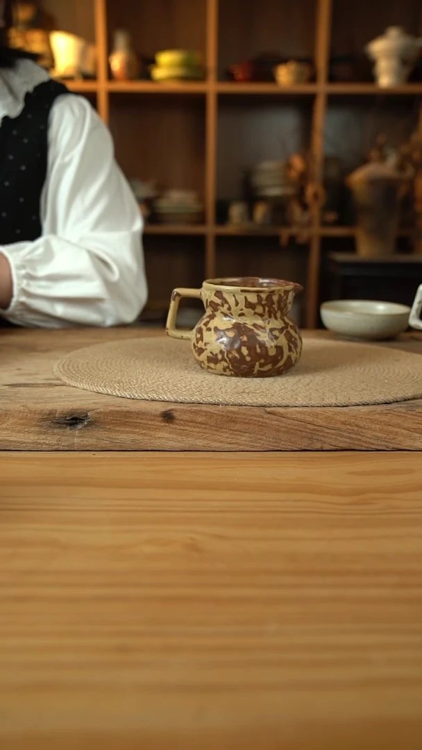 福利虎皮系列的带把手奶壶1个