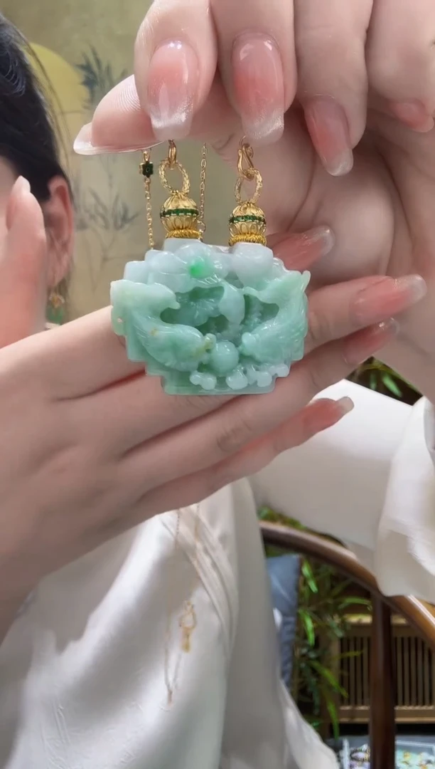 翡翠未镶嵌颈饰吊坠