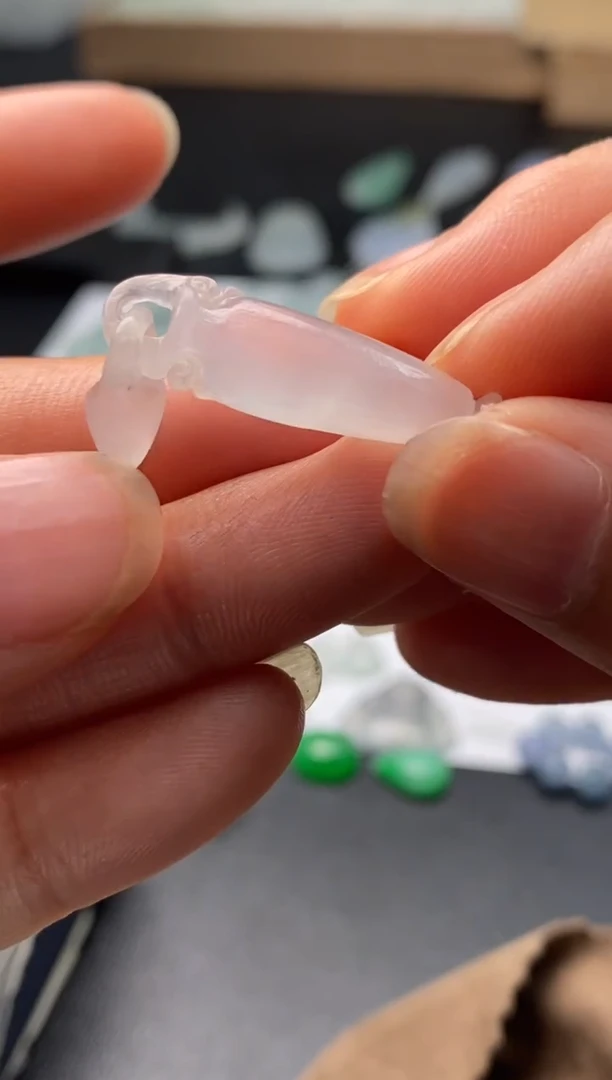 定制翡翠未镶嵌翡翠毛货多样性发其一