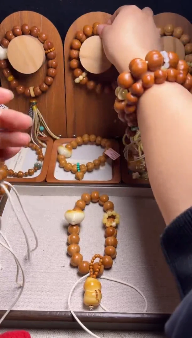 手串猴头核桃多***?全品光面聚宝盆屁桃熊黄跑环来财葫芦吊坠手串