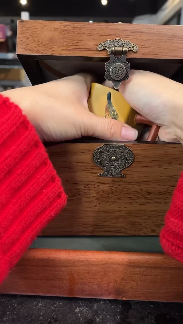 宜兴紫砂 紫砂茶壶10 四方