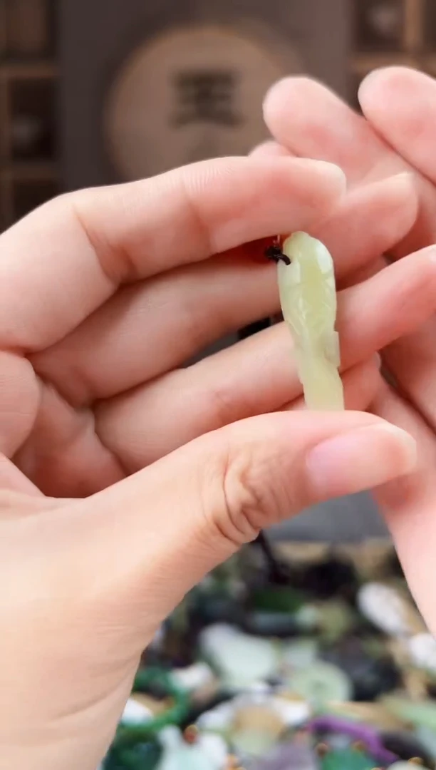 颈饰未镶嵌和田玉拍一发一，多样性发货