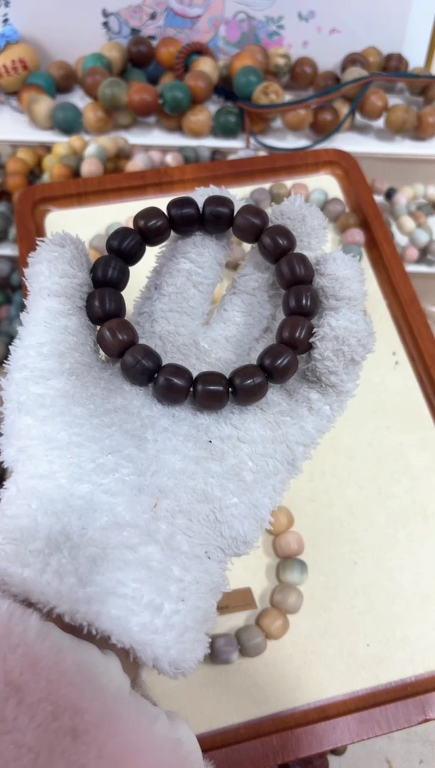 【闪购商品】白玉菩提吊坠桶珠瓜皮编号编号