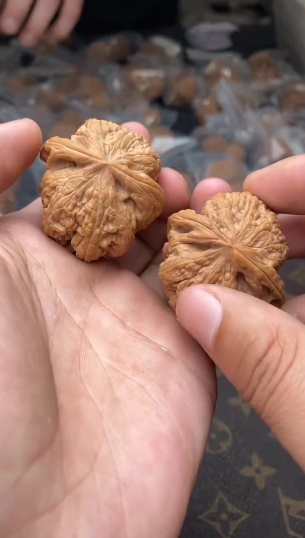 【闪购商品】文玩核桃把件A97号39尺粗筋