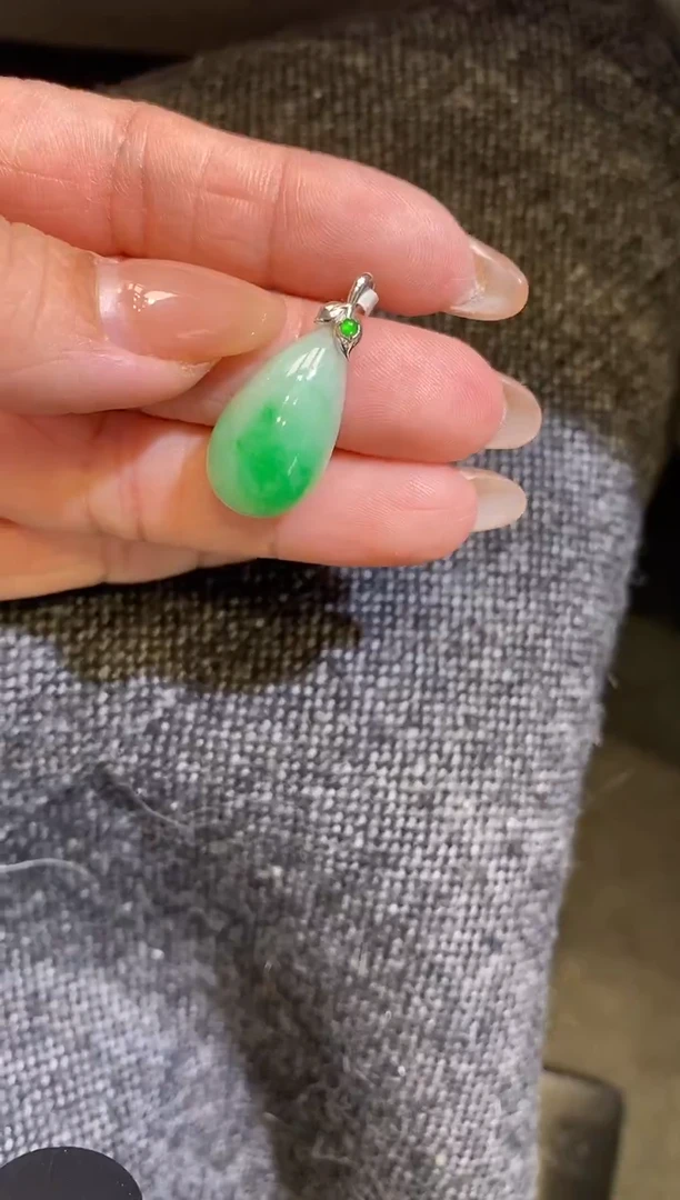 吊坠(不含链)18K金镶嵌翡翠水滴