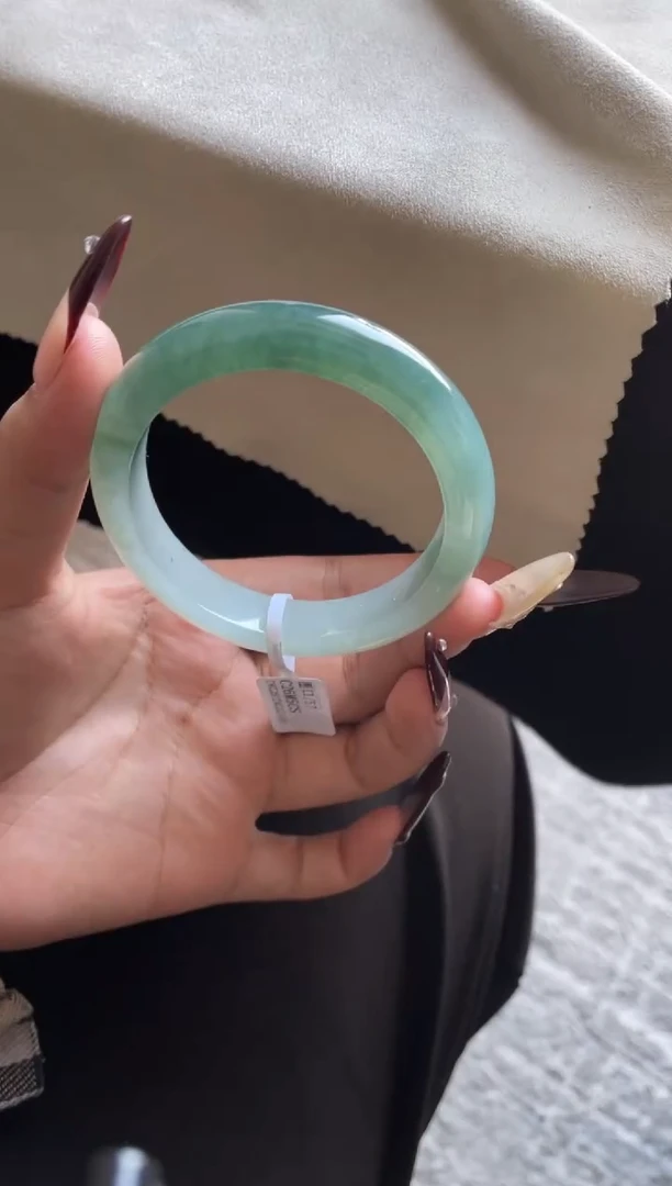 未镶嵌手镯翡翠三天鉴赏期