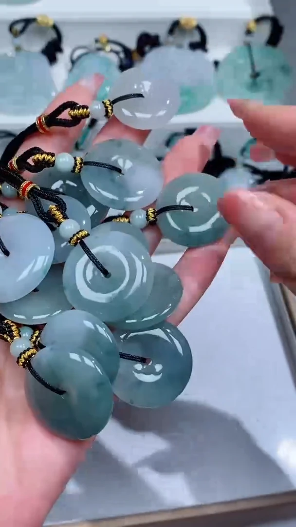 翡翠未镶嵌颈饰吊坠团购多样性发一件