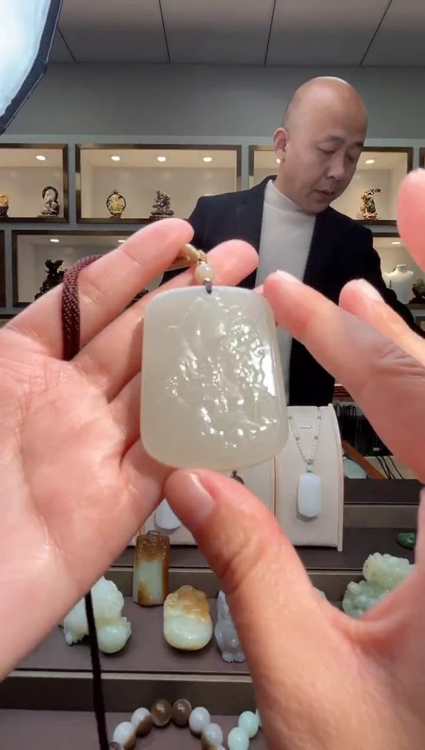 颈饰未镶嵌和田玉苏