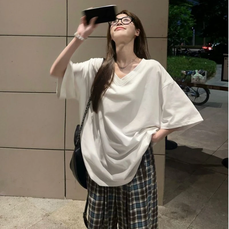 孕妇装2025春夏季新款慵懒风宽松短袖遮肚V领休闲外穿孕妇T恤上衣