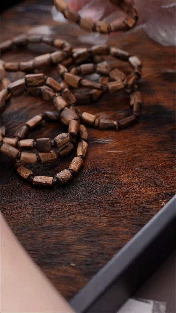 沉香手串ZZ44413文莱天然野随型手串多样性发一