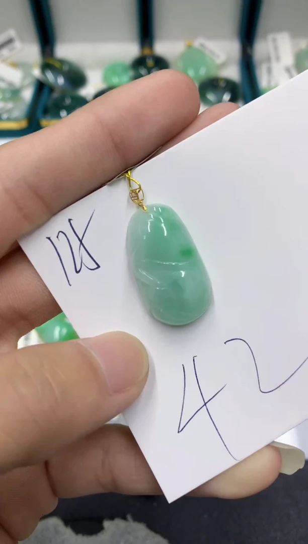 【闪购商品】翡翠颈饰18K金镶嵌翡翠