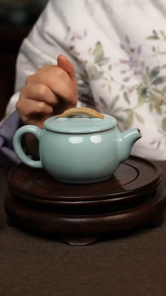 瓷片天青色手工汉瓦壶300ml 微瑕 不带礼盒