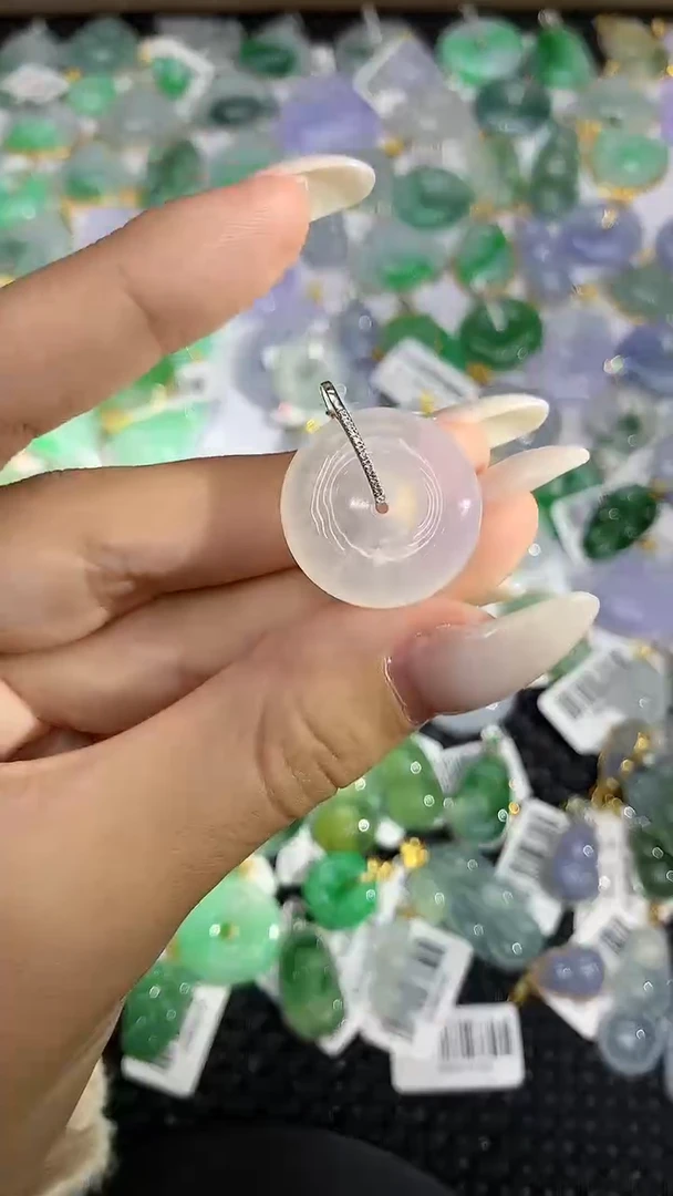 颈饰18K金镶嵌翡翠1