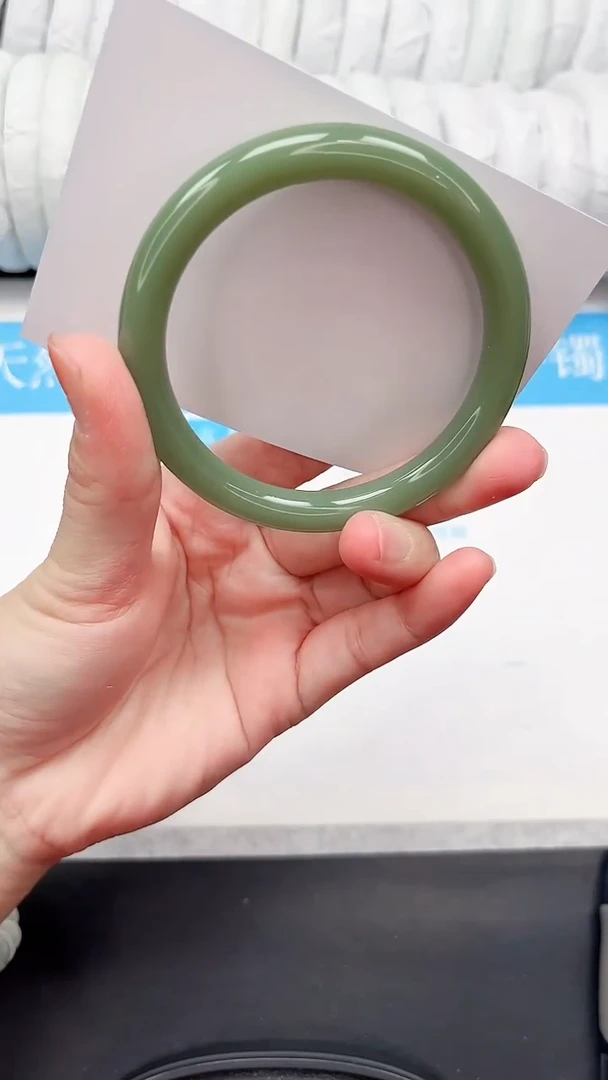 未镶嵌手镯石英质玉61-60.3HY