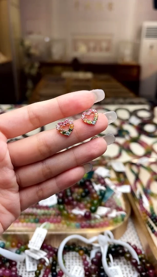 【闪购商品】碧玺/银S925镶嵌碧玺耳钉多样性发货