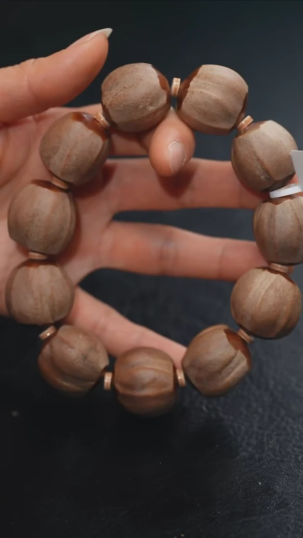 【闪购商品】橄榄核吊坠橄榄核